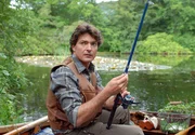 Beim Angeln versucht der Br&auml;utigam in spe Felix (Pascal Breuer) sich zu entspannen.