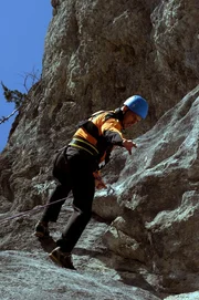 Andreas Marthaler (Martin Gruber) versucht so schnell wie möglich zu Susanne zu gelangen. Andreas Marthaler (Martin Gruber) versucht so schnell wie möglich zu Susanne zu gelangen.