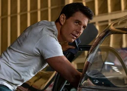 Pete 'Maverick' Mitchell (Tom Cruise)