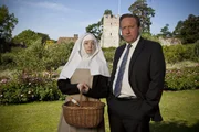 Sister Catherine (Fiona Glascott) und DCI John Barnaby (Neil Dudgeon).