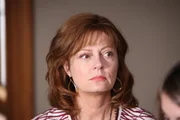 Rhonda (Susan Sarandon) schloss nach dem Selbstmord ihres Mannes verschiedene Kreditkartenvertr&auml;ge ab und hofft, die Schulden bei ihrer Tochter abw&auml;lzen zu k&ouml;nnen
