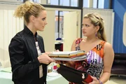 Maja (Barbara Lanz, l.) und Mia (Josephine Schmidt, r.) haben Großes vor ... Maja (Barbara Lanz, l.) und Mia (Josephine Schmidt, r.) haben Großes vor ...
