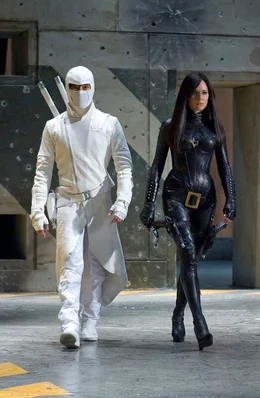 Haben die Geheimorganisation Cobra zu einem blutigen Verein gemacht: Ninja Meister Storm Shadow (Byung-hun Lee, l.) und die "Baroness" (Sienna Miller) ...