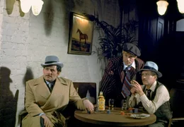 Die Gauner Henry (Paul Newman, rechts) und Johnny (Robert Redford, Mitte) wiegen den Zocker Lonnegan (Robert Shaw) in Sicherheit, um ihn nach allen Regeln der Kunst auszunehmen.