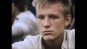 Schauspieler Georg Friedrich als Jugendlicher auf einem Konzert auf dem Arena-Gelände. Schauspieler Georg Friedrich als Jugendlicher auf einem Konzert auf dem Arena-Gelände.