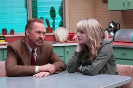 l-r: Riggan Thomson (Michael Keaton) und Sam (Emma Stone)