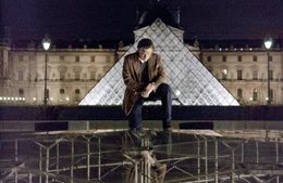 Symbologe Robert Langdon (Tom Hanks) r&auml;tselt, wo wohl der heilige Gral versteckt sein k&ouml;nnte.