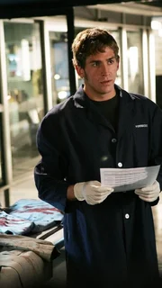 Greg (Eric Szmanda) hat die Vermutung, dass Aaron James, der Bruder des von ihm überfahrenen Demetrius James der Mörder ist. Es fehlen ihm nur genügend Beweise...