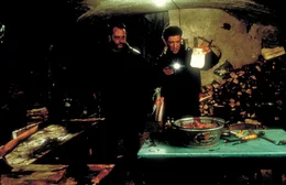 L - R: Jean Reno als Pierre Niemans, Vincent Cassel als Max Kerkerian