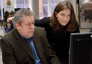 Irene Huss (Angela Kovacs) und ihr Chef Sven Andersson (Lars Brandeby) jagen ein Phantom. Irene Huss (Angela Kovacs) und ihr Chef Sven Andersson (Lars Brandeby) jagen ein Phantom.