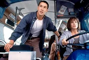 Der LAPD-Cop Jack Traven (Keanu Reeves) und die Amateur-Busfahrerin Annie (Sandra Bullock) geben kr&auml;ftig Gas.