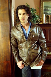 Wie wird Piper auf Mr. Right (Eduardo Verástegui) reagieren?