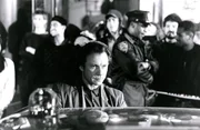 Lieutenant (Harvey Keitel, m)