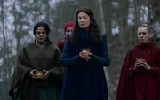 Alanna Mosvani (Priyanka Bose) und Moiraine Damodred (Rosamund Pike)