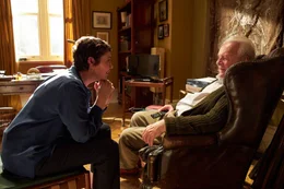 Anthony Hopkins (Anthony, r.), Olivia Colman (Anne, l.)