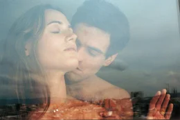 Romain Duris (r.)