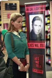 Trisha (Erika Christensen) benötigt die Hilfe von Dr. Lightman. Angeblich hat sie in einer Art Vision einen Mord beobachtet. Trisha (Erika Christensen) benötigt die Hilfe von Dr. Lightman. Angeblich hat sie in einer Art Vision einen Mord beobachtet.
