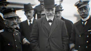 General Panagiotis Danglis (links), Premierminister Eleutherios Venizelos (Mitte) und Admiral Pavlos Koundouriotis (rechts) kommen am 9. Oktober 1916 in Saloniki an, nachdem sie eine provisorische griechisch-nationalistische Regierung gegen König Konstantin I. gebildet hatten.