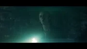 Emil (Jacques Karlberg) kommt mit zu einem gefährlichen Selbstversuch.