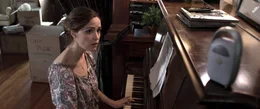 Renai Lambert (Rose Byrne)