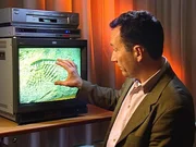 Auf einem Feld in der Nähe von Delano in Kalifornien wird die Leiche eines jungen Mädchens gefunden. Die Identifizierung gestaltet sich schwierig.