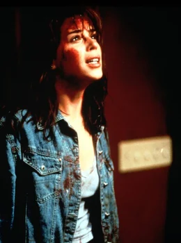 Nach und nach bekommt es Sidney (Neve Campbell) doch mit der Angst zu tun ...