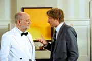 ARD ROTE ROSEN FOLGE 1543, Mick (Tobias Rosen, r.) macht sich selbst etwas vor, als er Alfred (Rolf Nagel, l.) erklärt, dass der Sex mit Rieke nichts zu bedeuten hatte.