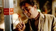 In der Werkstatt eines berühmten Zauberers wird Lt. Columbo (Peter Falk) misstrauisch. Der Zauberer ist von seiner Guillotine enthauptet worden. Ein Unfall? Aber was hat der Sicherungsbolzen mit dem Tod zu tun?