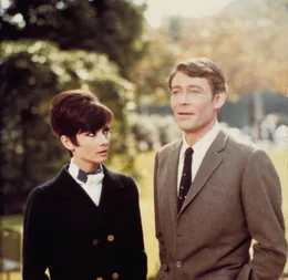 Um den Ruf ihres Papas zu retten, engagiert Nicole (Audrey Hepburn, l.) den Meisterdieb Simon Demott (Peter O'Toole, r.), der ein gef&auml;lschtes Kunstst&uuml;ck der Familie klauen soll, bevor der Betrug auffliegt ...