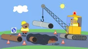 Herr Bulle (r.) reißt die Straße auf. Deshalb könnne Peppa und ihre Familie nicht zum Spielplatz fahren. Ob sie eine Alternativroute finden werden?