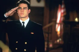 Lt. Daniel Kaffee (Tom Cruise) steht vor einem schwierigen Fall, der seine Karriere gef&auml;hrden k&ouml;nnte, wenn ihm auch nur der kleinste Fehler unterl&auml;uft.