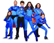 Nora (Addison Riecke), Hank (Chris Tallman), Max (Jack Griffo), Phoebe (Kira Kosarin), Barb (Rosa Balsi) und Billy (Diego Velazquez)