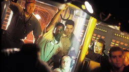 Die "USS Alabama" wird im Nordpazifik angegriffen.. (Foto: Gene Hackman, li.; Denzel Washington, 2.v.li.)