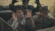 Odette und Suhren werden an der amerikanischen Grenze angehalten.