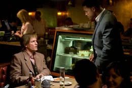 Im Diner begegnet Ben (Will Smith, r.) dem blinden Ezra (Woody Harrelson, l.) &ndash; ein Treffen, das mit einem Test beginnt und zu einem stillen Versprechen wird.