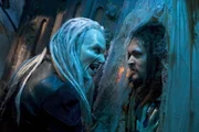 Ein Wraith (James Lafazanos, li.) will Ronon Dex (Jason Momoa, r)
