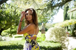 Femme fatale Paolina (Madalina Diana Ghenea) ist die Freundin des Kriminellen Mr. Fontaine, f&uuml;r den dessen Handlanger Dom Hemingway in den Knast gewandert ist. W&auml;hrend Dom nun eine Entsch&auml;digung f&uuml;r die zw&ouml;lf Jahre hinter Gittern fordert, verfolgt Paolina ihre eigenen Pl&auml;ne ...