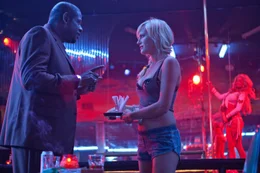 L-R: Ronny (Forest Whitaker), Tes (Malin Akerman)