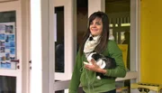 ARD/NDR SPÜRNASE, FÄHRTENSAU & CO. (18), "Ein Lawinenhund lernt Fliegen". Die 23-jährige Rita hat ein außergewöhnliches Hobby: Sie bildet Kaninchen wie Hoppel, Maggie und Camilla zu Spring-Kaninchen aus, mit denen sie später an Turnieren teilnimmt.