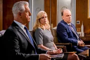 (v.li.): Gregory Jbara a(Garrett Moore), Abigail Hawk (Abigail Baker), Robert Clohessy (Lt. Gormley).