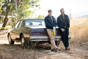 Special Agent Bernard Randolf (Caleb Foote, l.); Special Agent Mike Franks (Kyle Schmid, r.)