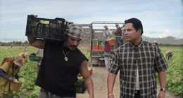 L-R: Beto (Bobby Soto), Jos&eacute; (Michael Pena)