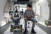 Gardner Elliot (Asa Butterfield)