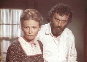 Mr. Edwards (Victor French, r.) und Grace Snider (Bonnie Bartlett, l.) kümmern sich rührend um die drei Waisenkinder. Mr. Edwards (Victor French, r.) und Grace Snider (Bonnie Bartlett, l.) kümmern sich rührend um die drei Waisenkinder.