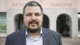 Martin Feichter, B&uuml;rgermeister des S&uuml;dtiroler Dorfes Auer, k&auml;mpft gegen eine offene BBT-Bahnstrecke vor seinem Dorf.