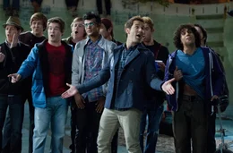 Die Treblemakers: Kolio (David Del Rio, l.), Bumper (Adam DeVine, 3.v.l.), Donald (Utkarsh Amudkar, 5.v.l.), Jesse (Skylar Astin, 2.v.r.) und Unicycle (Michael Viruet, r.) ...