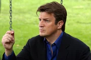 Beckett hat einen Job bei der Bundespolizei in Washington angeboten bekommen und Castle (Nathan Fillion) hat Angst, sie zu verlieren ... Beckett hat einen Job bei der Bundespolizei in Washington angeboten bekommen und Castle (Nathan Fillion) hat Angst, sie zu verlieren ...