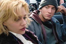 Jimmy (Eminem) und Alex (Brittany Murphy).