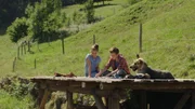 Das Trio lernt zusammen Mathe. Von links: Fee (Joline Letizia Schwärzler), Flori (Leon / Lino de Greiff) und Racko.