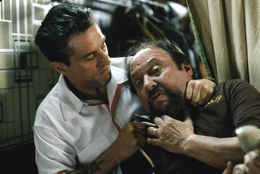 Zuerst von links: James Conway (Robert De Niro)